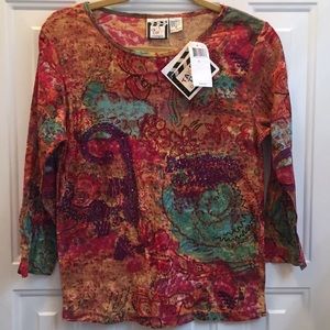 Multicolor three-quarter length sleeve jewel top